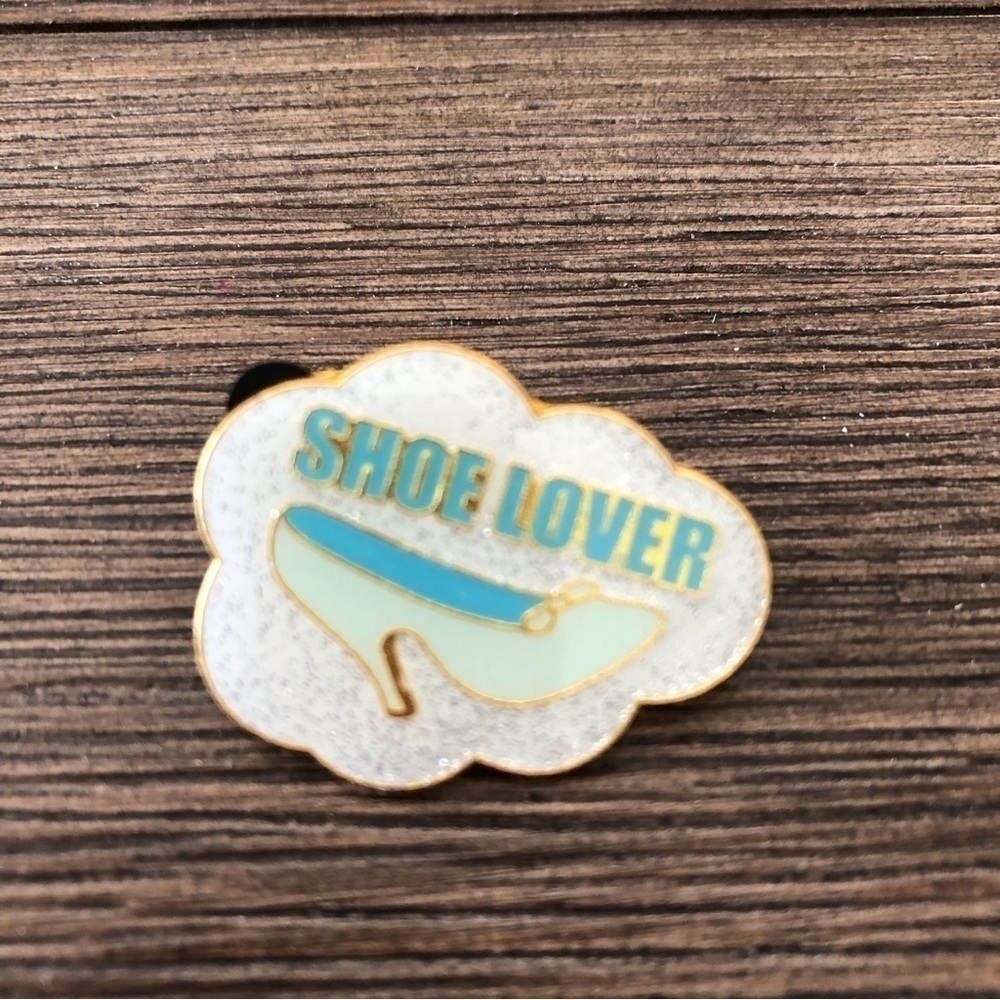Disney Official Trading Pin: Princess Cinderella: Shoe Lover